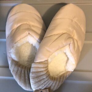 Born Sherpa lined slippers size M/L